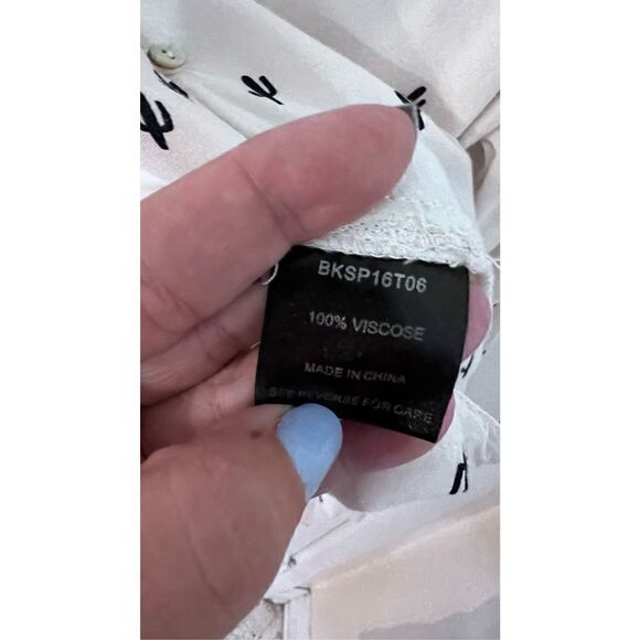 Knot Sisters Women's Cactus Print Button Down Revolve Top Cream Black Size XS - Picture 7 of 12